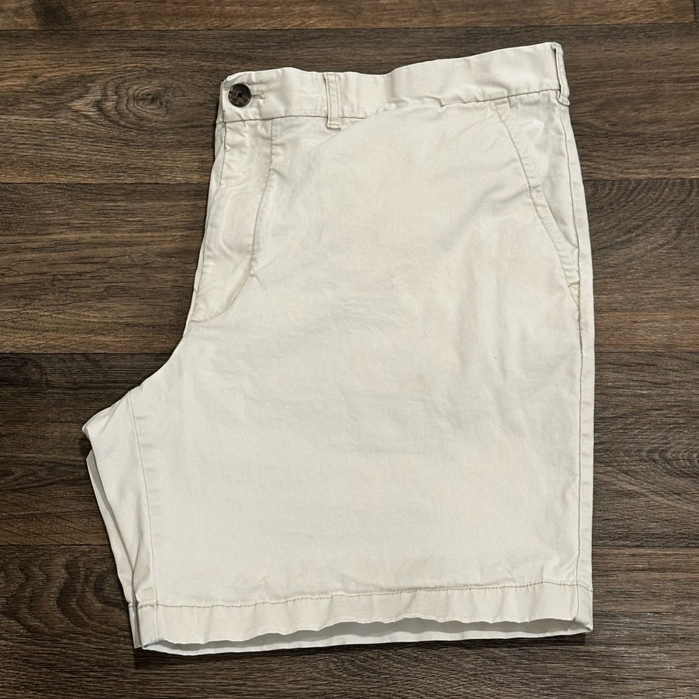 Tommy Hilfiger Light Khaki Flat Front Shorts GUC Size 48